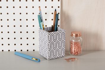 grey geometric pen pot
