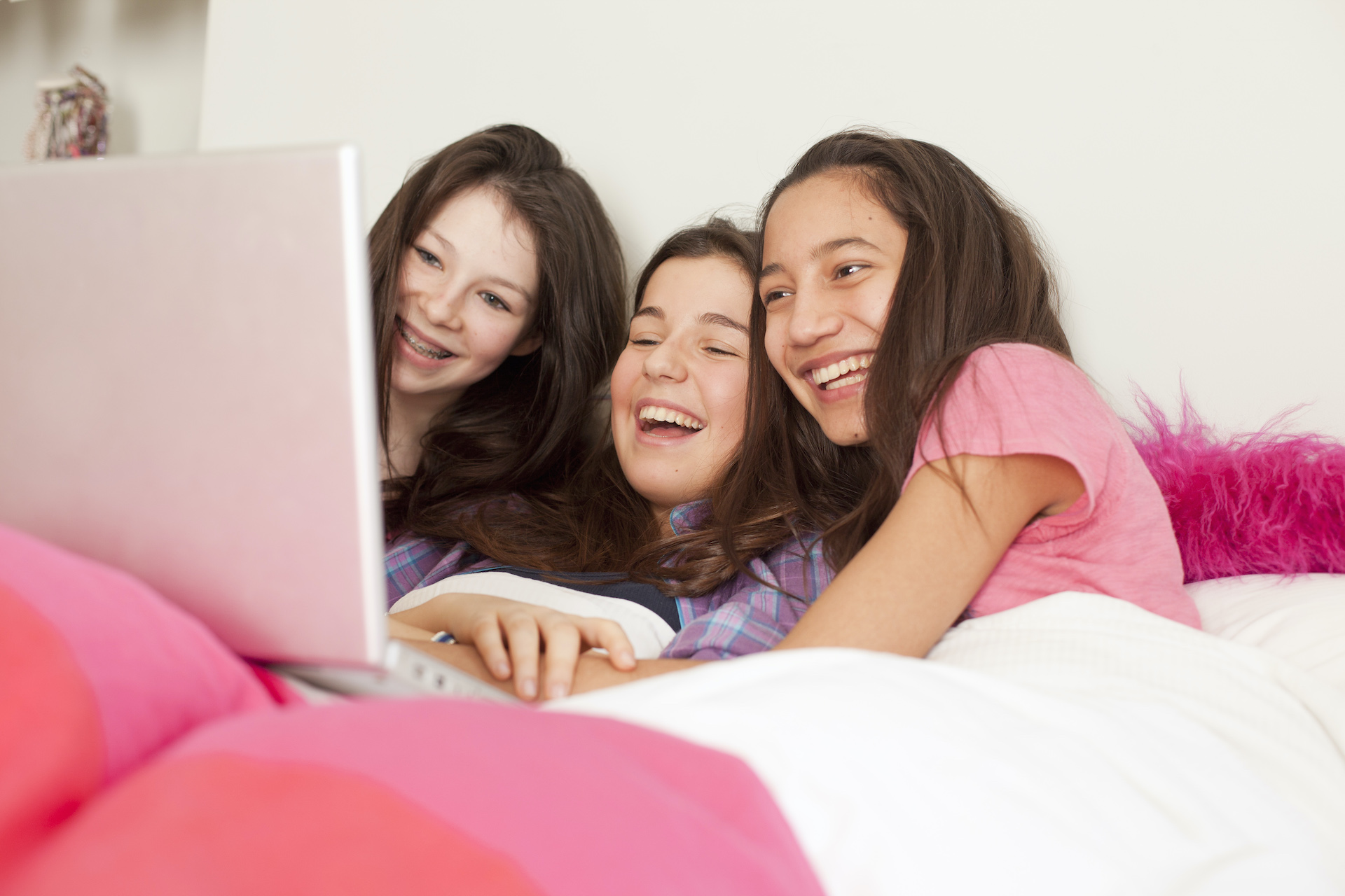 Read more about the article Making New Friends | Advice For Starting Secondary School